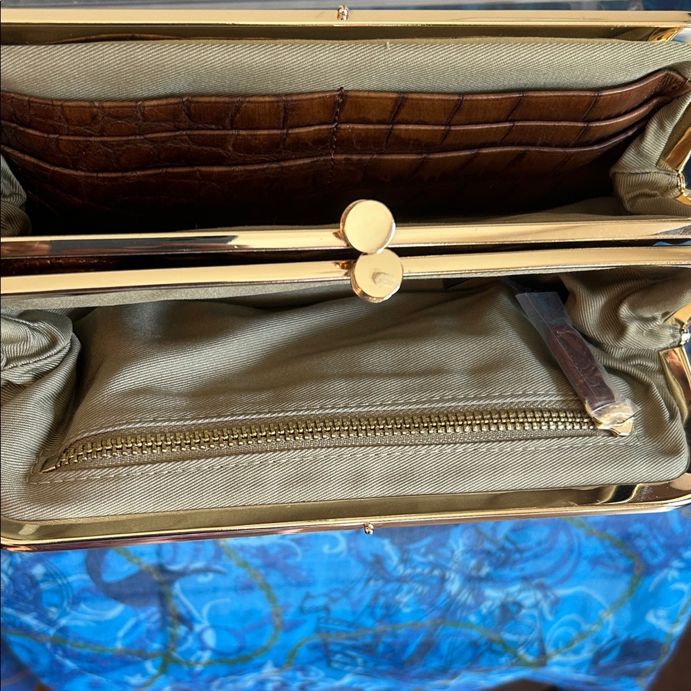 G.I.L.I. Brown Crocodile-Embossed leather Clutch - Picture 10 of 15